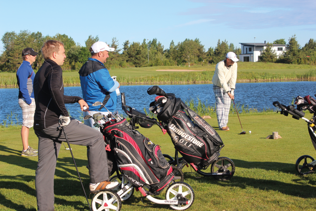 Ajakiri Golf: Kas kahe päevaga on võimalik läbi mängida kõik Eesti golfiväljakud?