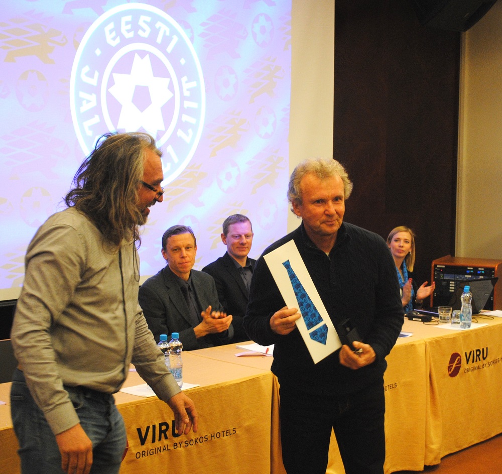 Jalgpalliliidu hõbemärgi pälvisid Leo Ira ja Viktor Mets