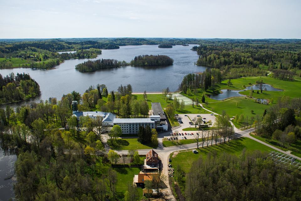 PUHKEKESKUSES GOLFIPAKETID! Pühajärve Spa & Puhkekeskus pakub mitmeid golfipakette