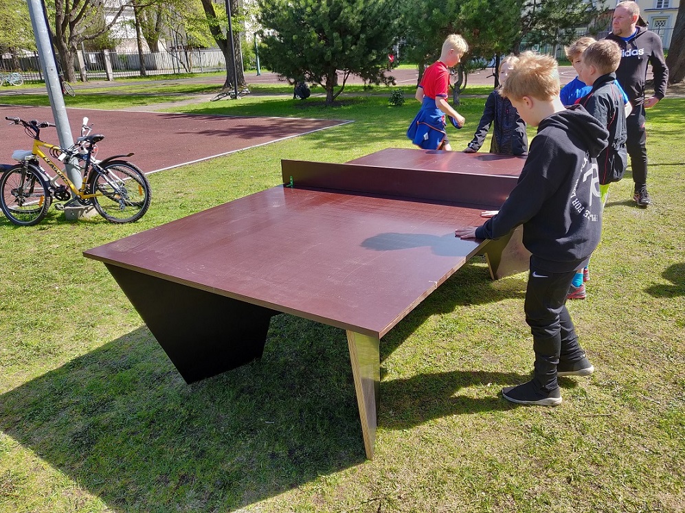 Põhja-Tallinnas on taas võimalik vabas õhus lauatennist mängida
